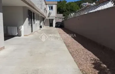 Casa em condomínio fechado com 2 quartos à venda na rua landel de moura, 1875, tristeza, porto alegre, 63 m2 por r$ 310.000