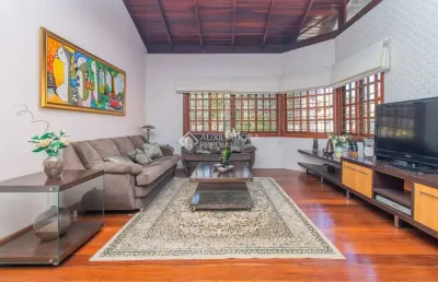 Casa com 3 quartos à venda na rua afonso arinos, 114, camaquã, porto alegre, 274 m2 por r$ 1.080.000
