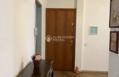 Apartamento com 2 quartos à venda na rua engenheiro antônio carlos tibiriçá, 480, petrópolis, porto alegre, 62 m2 por r$ 200.000