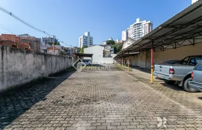Terreno em condomínio fechado à venda na avenida mariland, 18, são joão, porto alegre, 850 m2 por r$ 1.800.000