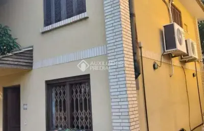 Casa em condomínio fechado com 3 quartos à venda na rua doutor barcelos, 1813, tristeza, porto alegre, 141 m2 por r$ 600.000
