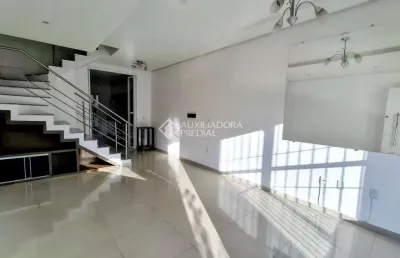 Casa com 2 quartos à venda na avenida doutor severo da silva, 761, estância velha, canoas, 89 m2 por r$ 620.000