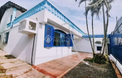 Casa em condomínio fechado com 4 quartos à venda na rua porto seguro, 615, nossa senhora das graças, canoas, 140 m2 por r$ 580.000