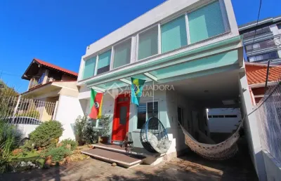 Casa com 3 quartos à venda na travessa antilhas, 56, jardim lindóia, porto alegre, 300 m2 por r$ 2.500.000