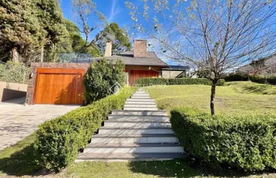 Casa com 4 quartos à venda na avenida josé luiz correa pinto, 1450, parque das hortênsias, canela, 234 m2 por r$ 3.950.000