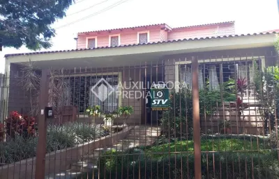Casa em condomínio fechado com 4 quartos à venda na rua gustavo schmidt, 305, três figueiras, porto alegre, 380 m2 por r$ 1.615.000