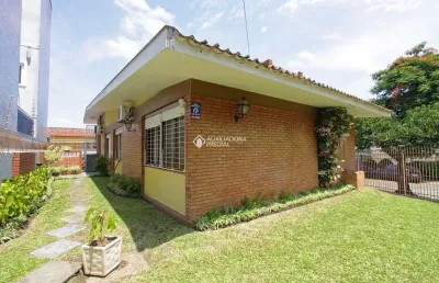 Casa com 3 quartos à venda na rua veronese, 297, são sebastião, porto alegre, 214 m2 por r$ 990.000
