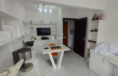 Sala comercial à venda na rua uruguai, 295, centro histórico, porto alegre, 31 m2 por r$ 107.000