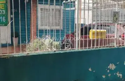 Casa com 3 quartos à venda na rua doze de outubro, 526, partenon, porto alegre, 387 m2 por r$ 420.000