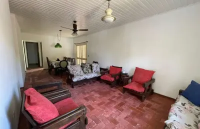 Casa com 3 quartos à venda na avenida rio são gonçalo, 405, santa maria goretti, porto alegre, 143 m2 por r$ 600.000