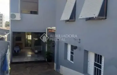 Casa em condomínio fechado com 5 quartos à venda na rua monte alegre, 62, jardim floresta, porto alegre, 180 m2 por r$ 600.000