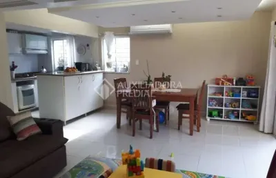 Casa em condomínio fechado com 4 quartos à venda na rua liberal, 488, tristeza, porto alegre, 225 m2 por r$ 780.000
