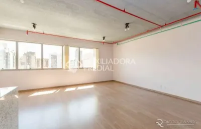Sala comercial à venda na avenida getúlio vargas, 1157, menino deus, porto alegre, 41 m2 por r$ 350.000