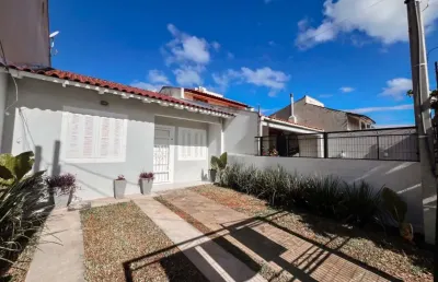 Casa com 2 quartos à venda na rua marcelo küfner, 16, hípica, porto alegre, 57 m2 por r$ 340.000