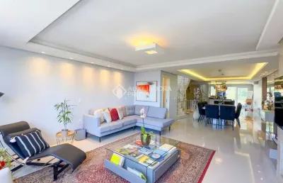 Casa com 3 quartos à venda na rua miracema, 315, chácara das pedras, porto alegre, 352 m2 por r$ 1.699.000