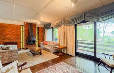 Casa com 6 quartos à venda na rua paulo bento lobato, 271, jardim lindóia, porto alegre, 338 m2 por r$ 2.499.000