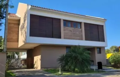 Casa em condomínio fechado com 5 quartos à venda na grápia (cantegril iv), 121, são lucas, viamão, 390 m2 por r$ 1.700.000