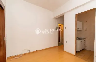 Apartamento com 1 quarto à venda na rua álvaro chaves, 560, floresta, porto alegre, 24 m2 por r$ 170.000