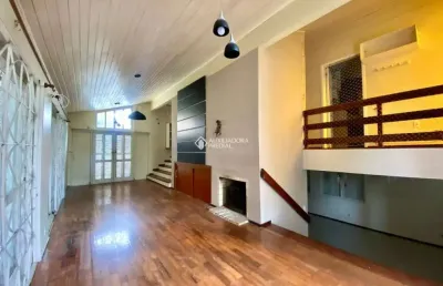 Casa com 3 quartos à venda na rua dos guananas, 180, espírito santo, porto alegre, 146 m2 por r$ 697.900