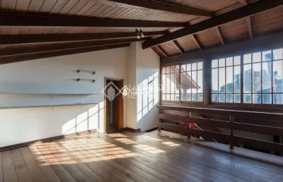 Casa com 3 quartos à venda na avenida da serraria, 800, espírito santo, porto alegre, 220 m2 por r$ 848.000