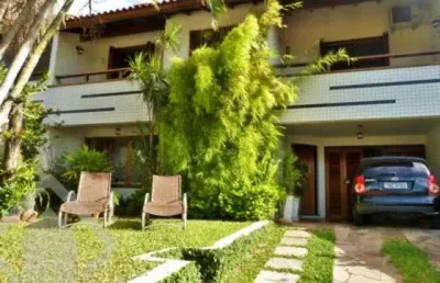 Casa com 3 quartos à venda na rua darcy fagundes, 45, espírito santo, porto alegre, 180 m2 por r$ 800.000