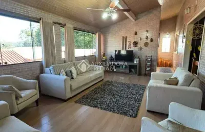 Casa com 3 quartos à venda na avenida orleaes, 744, guarujá, porto alegre, 318 m2 por r$ 650.000