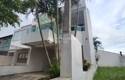 Casa com 3 quartos à venda na rua samuel wainstein, 201, hípica, porto alegre, 208 m2 por r$ 636.000