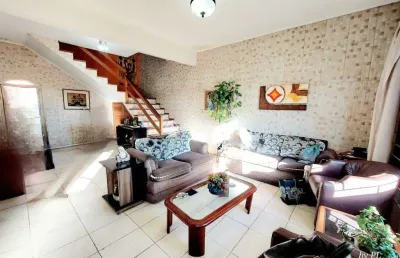 Casa com 3 quartos à venda na rua jacundá, 670, guarujá, porto alegre, 252 m2 por r$ 500.000