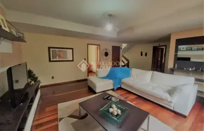 Casa em condomínio fechado com 4 quartos à venda na rua professor antônio josé remião, 15, espírito santo, porto alegre, 371 m2 por r$ 840.000