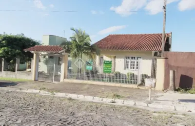 Casa em condomínio fechado com 3 quartos à venda na rua grécia, 119, petrópolis, novo hamburgo, 225 m2 por r$ 789.000