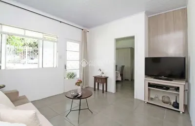 Casa com 2 quartos à venda na rua doutor joão simplício alves de carvalho, 45, vila ipiranga, porto alegre, 110 m2 por r$ 948.000