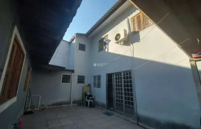 Casa com 2 quartos à venda na avenida orleaes, 840, guarujá, porto alegre, 120 m2 por r$ 400.000
