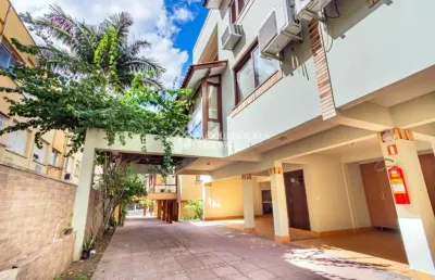 Casa em condomínio fechado com 3 quartos à venda na rua miguel couto, 293, menino deus, porto alegre, 244 m2 por r$ 899.000
