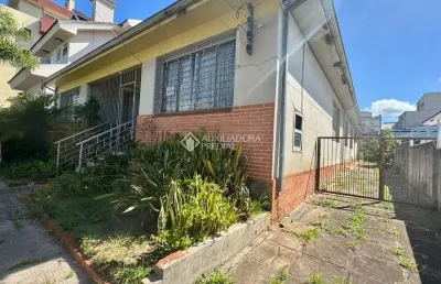 Casa com 6 quartos à venda na rua são francisco, 605, santana, porto alegre, 280 m2 por r$ 1.199.000