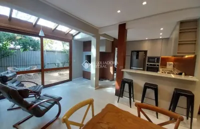 Casa em condomínio fechado com 3 quartos à venda na rua gilberto laste, 141, santa tereza, porto alegre, 230 m2 por r$ 894.000