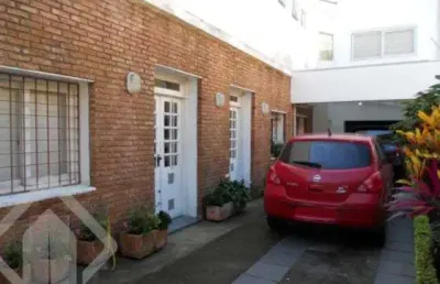 Casa em condomínio fechado com 3 quartos à venda na rua baronesa do gravataí, 594, cidade baixa, porto alegre, 240 m2 por r$ 1.750.000