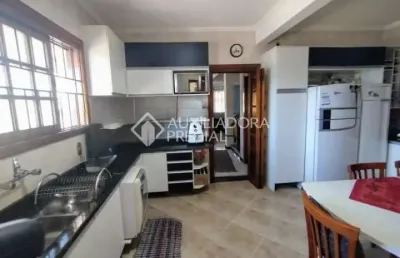 Casa em condomínio fechado com 4 quartos à venda na avenida teresópolis, 2122, teresópolis, porto alegre, 360 m2 por r$ 880.000
