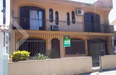 Casa em condomínio fechado com 4 quartos à venda na rua márcio dias, 340, nonoai, porto alegre, 450 m2 por r$ 700.000