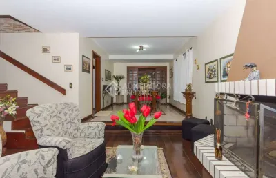 Casa com 4 quartos à venda na rua ari peixoto martins, 190, espírito santo, porto alegre, 258 m2 por r$ 839.000
