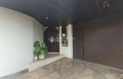 Casa com 3 quartos à venda na rua nóbrega, 738, cristo rei, são leopoldo, 317 m2 por r$ 900.000