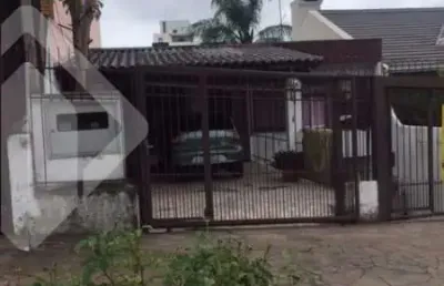 Casa em condomínio fechado com 3 quartos à venda na rua araponga, 109, chácara das pedras, porto alegre, 169 m2 por r$ 760.000