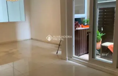 Apartamento com 2 quartos à venda na praça júlio de castilhos, 74, independência, porto alegre, 68 m2 por r$ 270.000