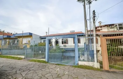 Casa com 3 quartos à venda na rua butuí, 185, cristal, porto alegre, 210 m2 por r$ 890.000