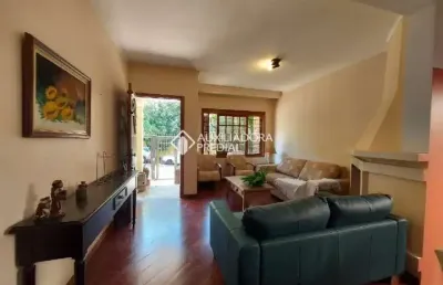 Casa com 3 quartos à venda na rua joão mendes ouriques, 630, jardim isabel, porto alegre, 162 m2 por r$ 800.000