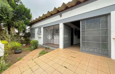 Casa com 3 quartos à venda na rua honorato toniolo, 47, vila operária, porto alegre, 200 m2 por r$ 560.000