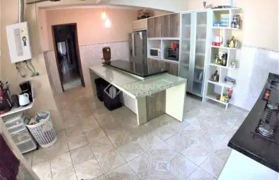 Casa em condomínio fechado com 5 quartos à venda na rua otelo rosa, 525, ipanema, porto alegre, 404 m2 por r$ 750.000
