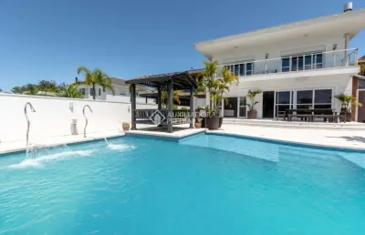 Casa em condomínio fechado com 4 quartos à venda na avenida juca batista, 9000, chapéu do sol, porto alegre, 506 m2 por r$ 3.800.000