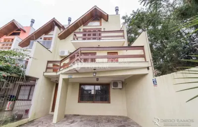 Casa com 3 quartos à venda na rua jayme saul de borba, 72, espírito santo, porto alegre, 191 m2 por r$ 538.000