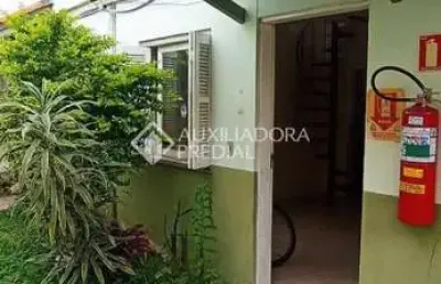 Casa em condomínio fechado com 1 quarto à venda na rua landel de moura, 2048, tristeza, porto alegre, 54 m2 por r$ 200.000