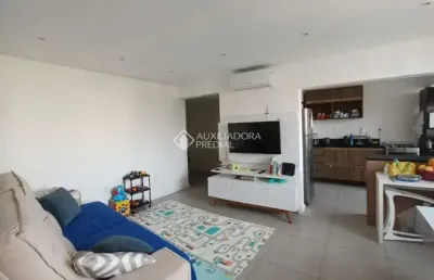 Apartamento com 2 quartos à venda na avenida icaraí, 1030, cristal, porto alegre, 61 m2 por r$ 340.000